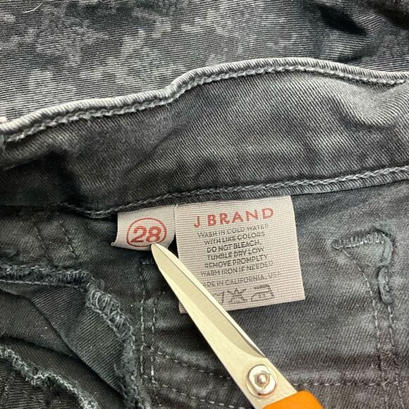 J BRAND Printed Capri - Picture 4 of 6